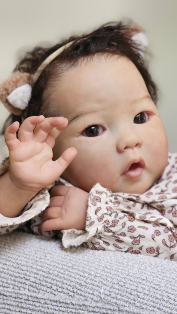 Poupée reborn asiatique crée par Adeline GINGUENE